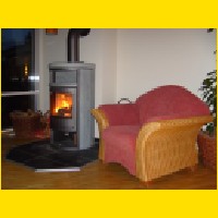 Gemütliche Sitzecke am Kamin